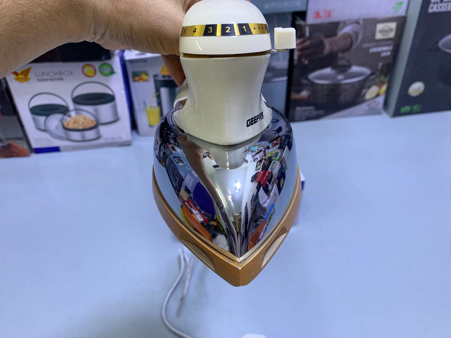 Geepas Dry iron 1200w Non Stick