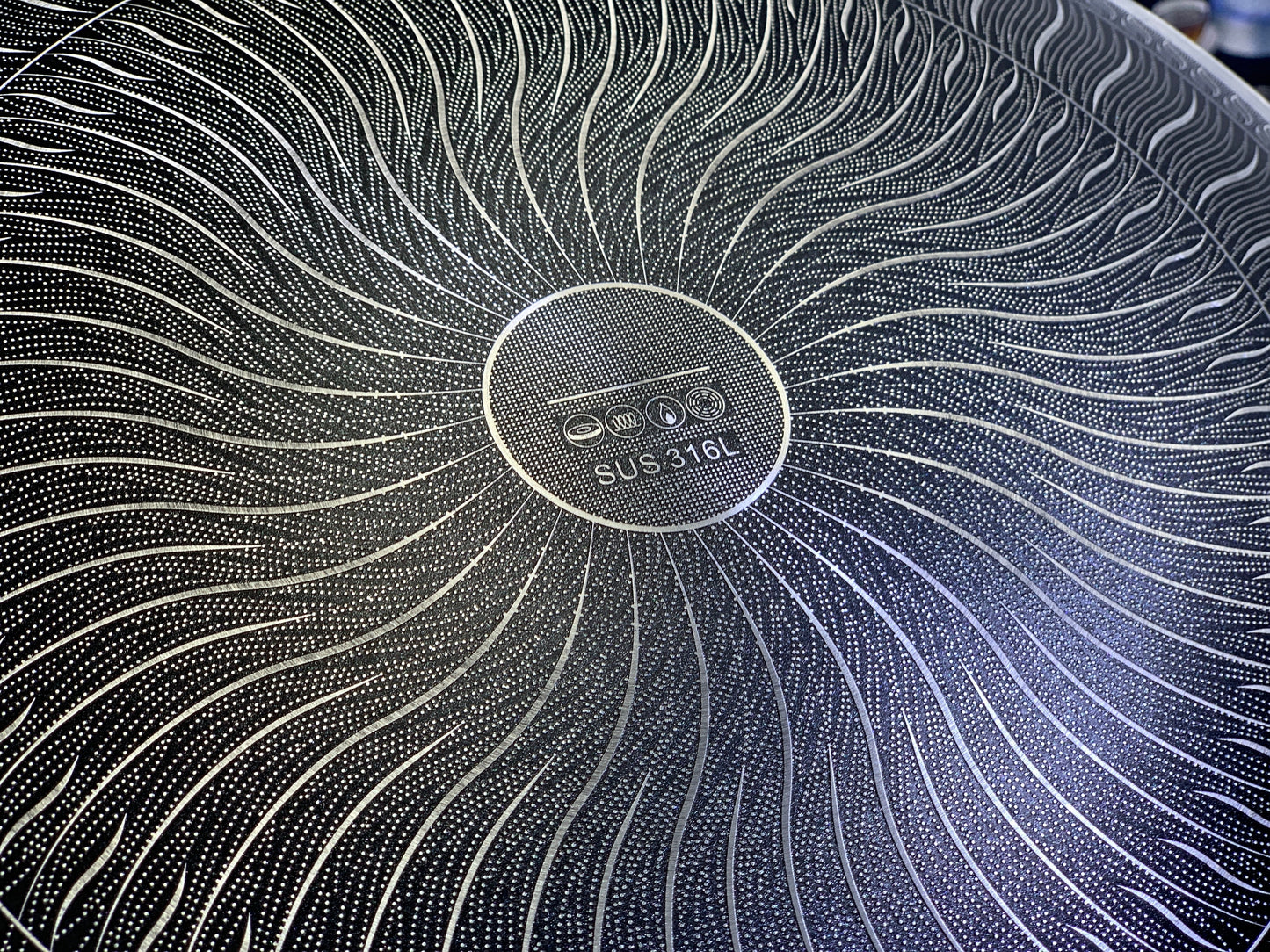 Laser Coating tawa with wooden handles