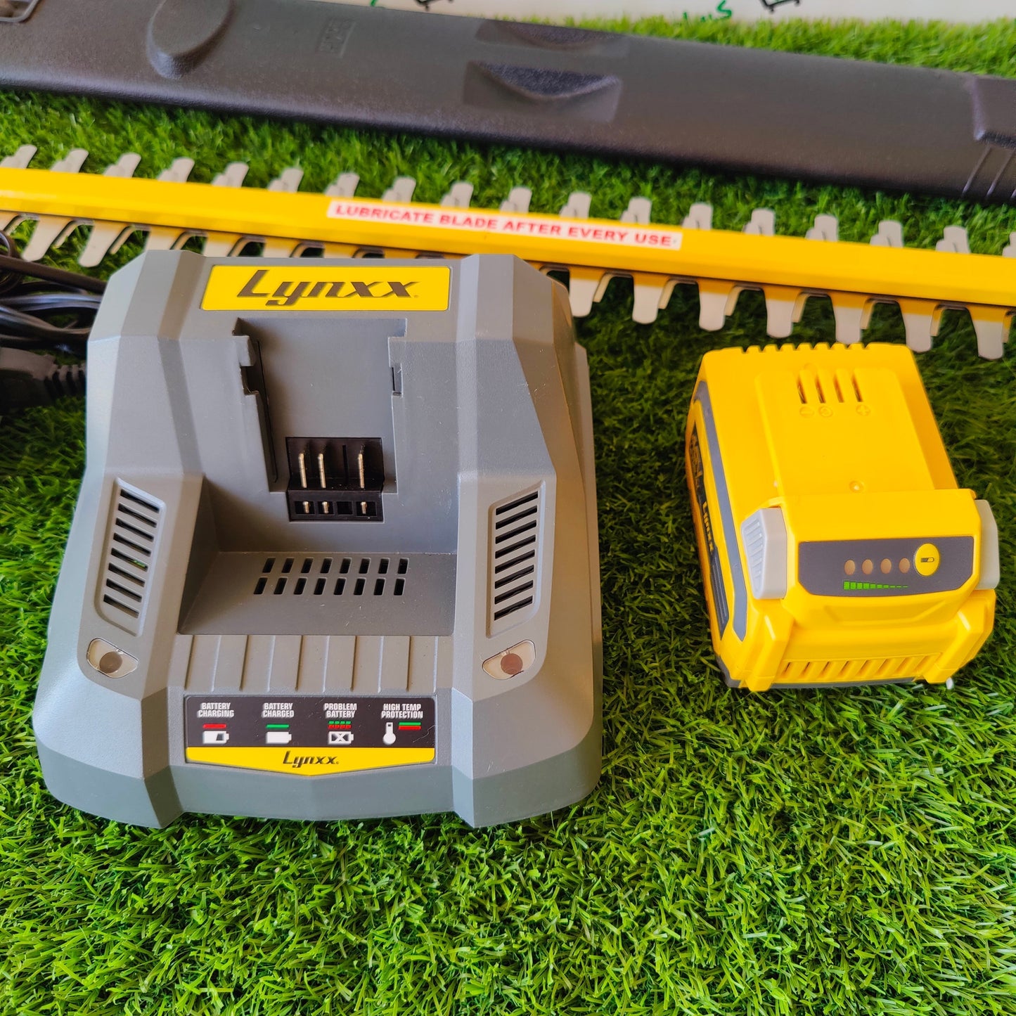 Import USA Lynxx Cordless Hedge Trimmer 40V