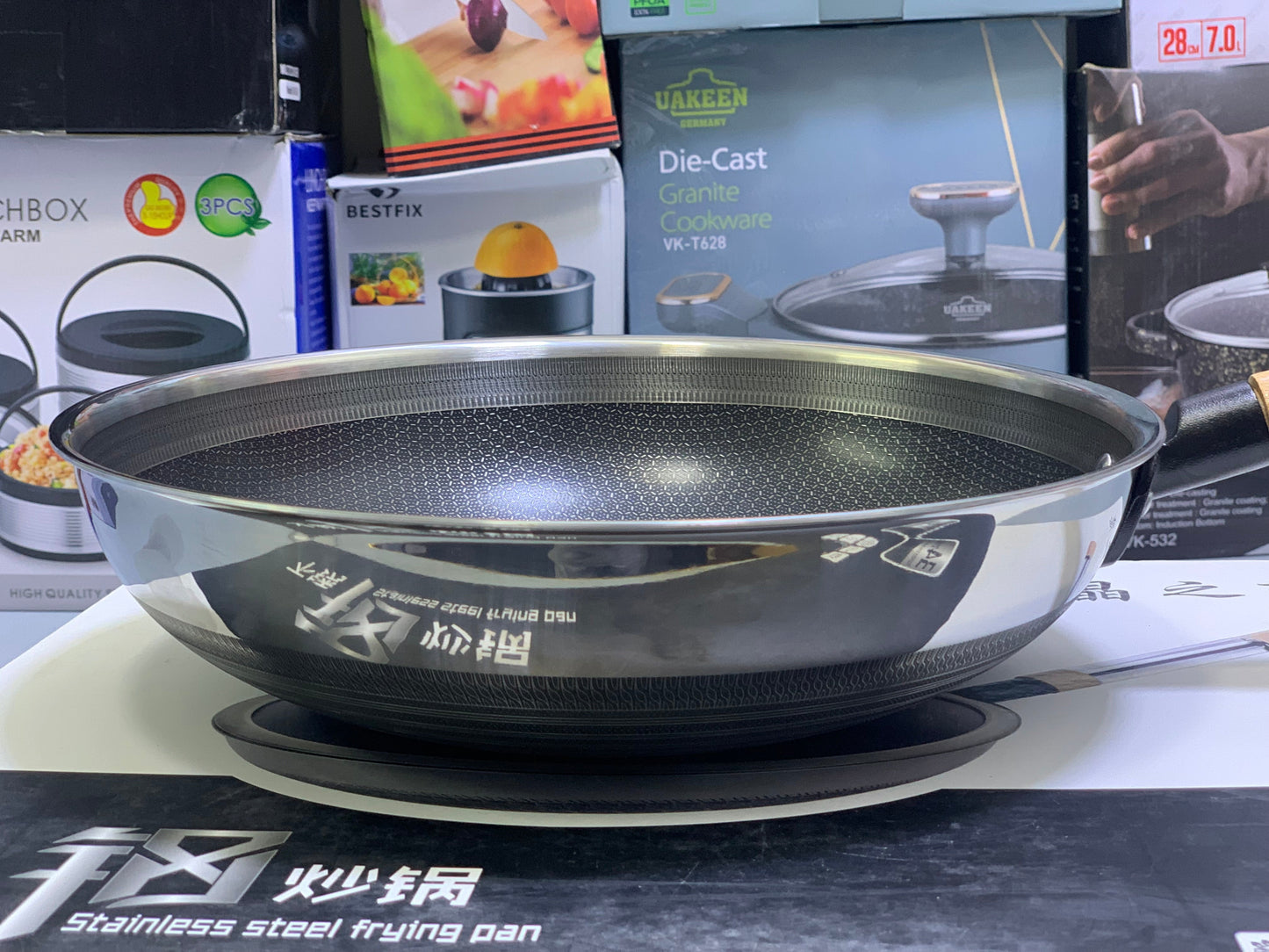 Imported leaser Coated frypan| Honeycomb pattern| Luxury style| size 32 cm