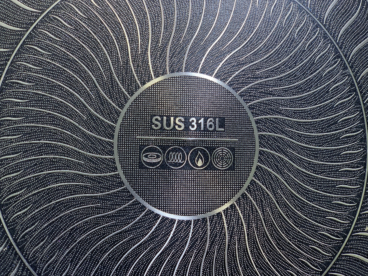 Laser Coating Deep Casseroles  Non Stick ( 4 pieces ) 21.5 cm ,25.5 cm , 27.5 cm and 29.5 cm