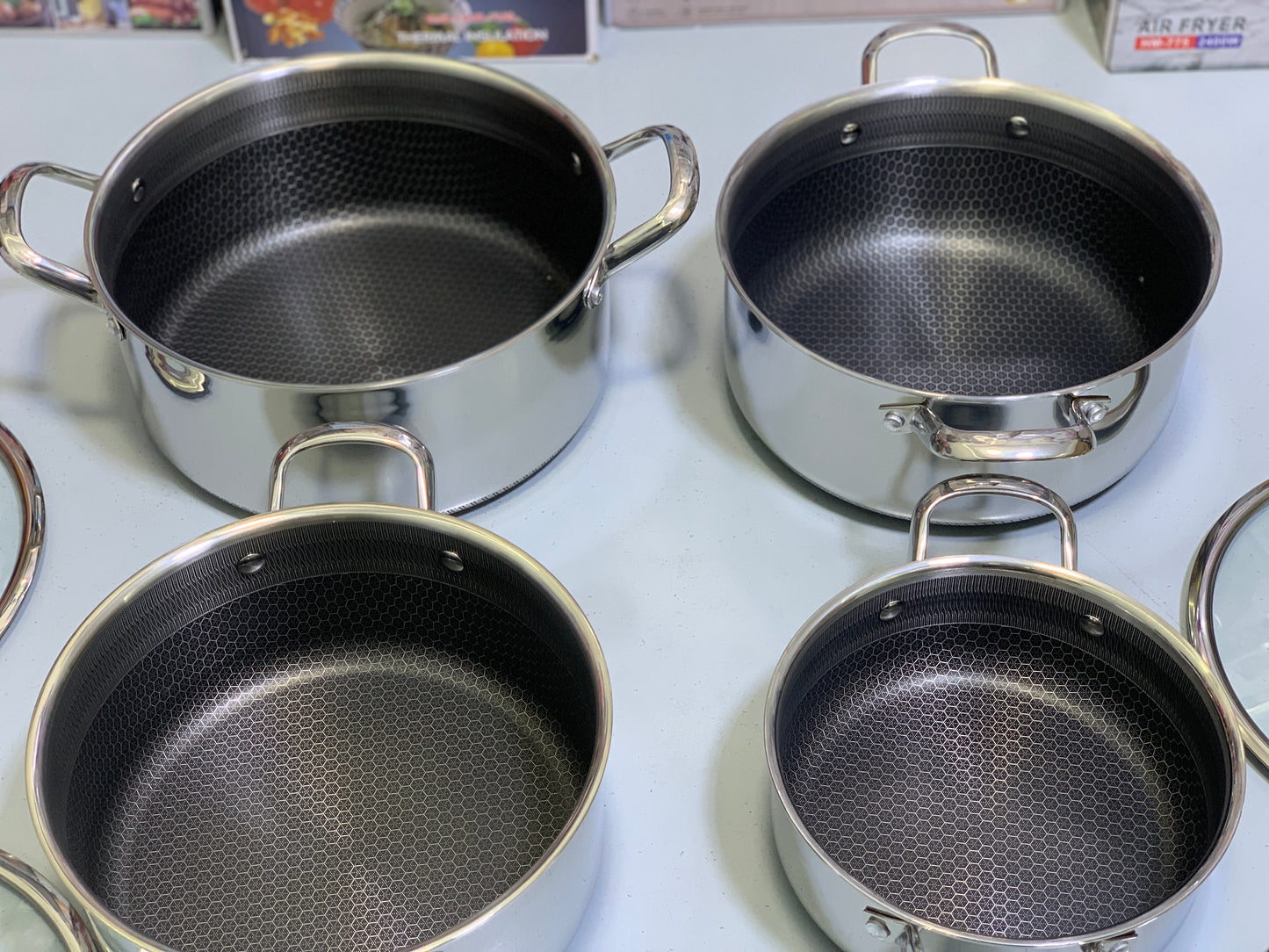 Laser Coating Deep Casseroles  Non Stick ( 4 pieces ) 21.5 cm ,25.5 cm , 27.5 cm and 29.5 cm