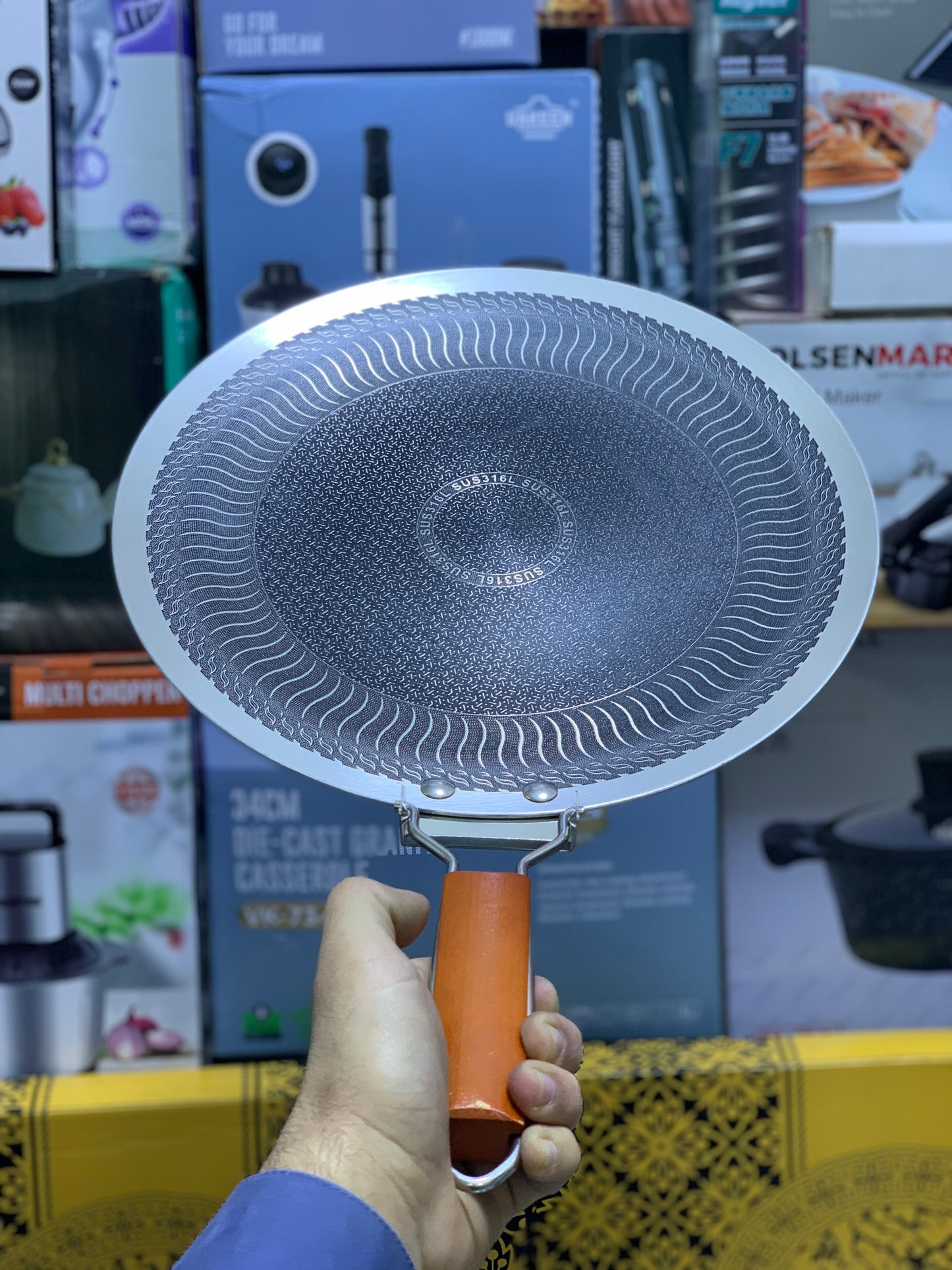 Laser Coating Tawa with Folding Wooden Handle