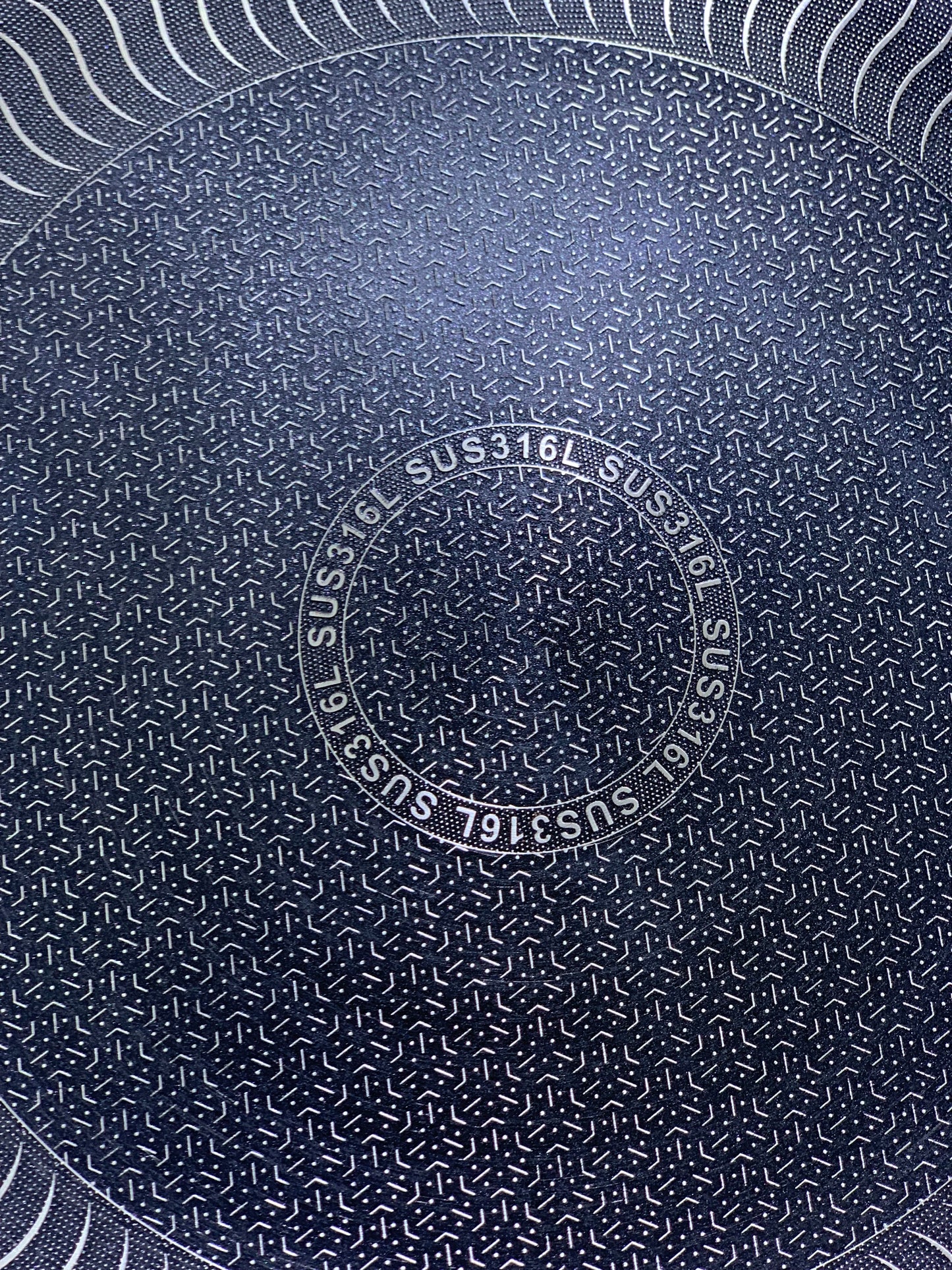 Laser Coating Tawa with Folding Wooden Handle