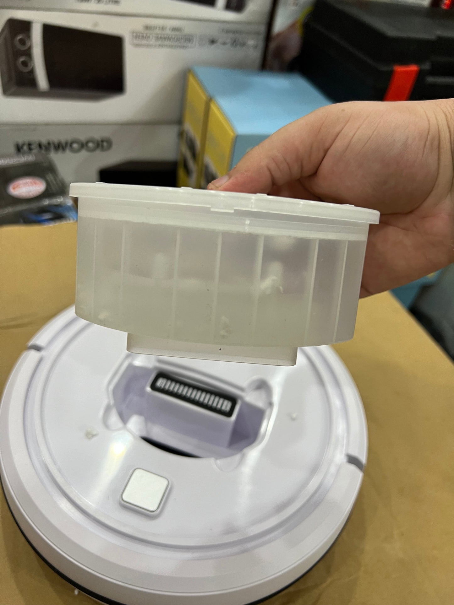 Imported CHIGO Intelligent Robotic Vacuum Cleaner With Mop