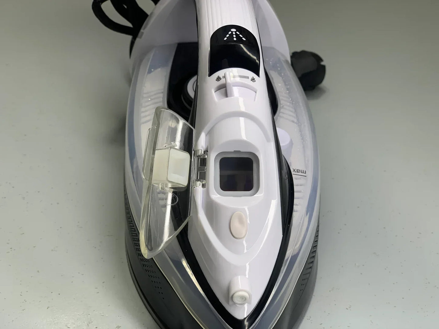 Imported BOMANN Steam Iron – 2000W, 1-Year Warranty (made in germany)