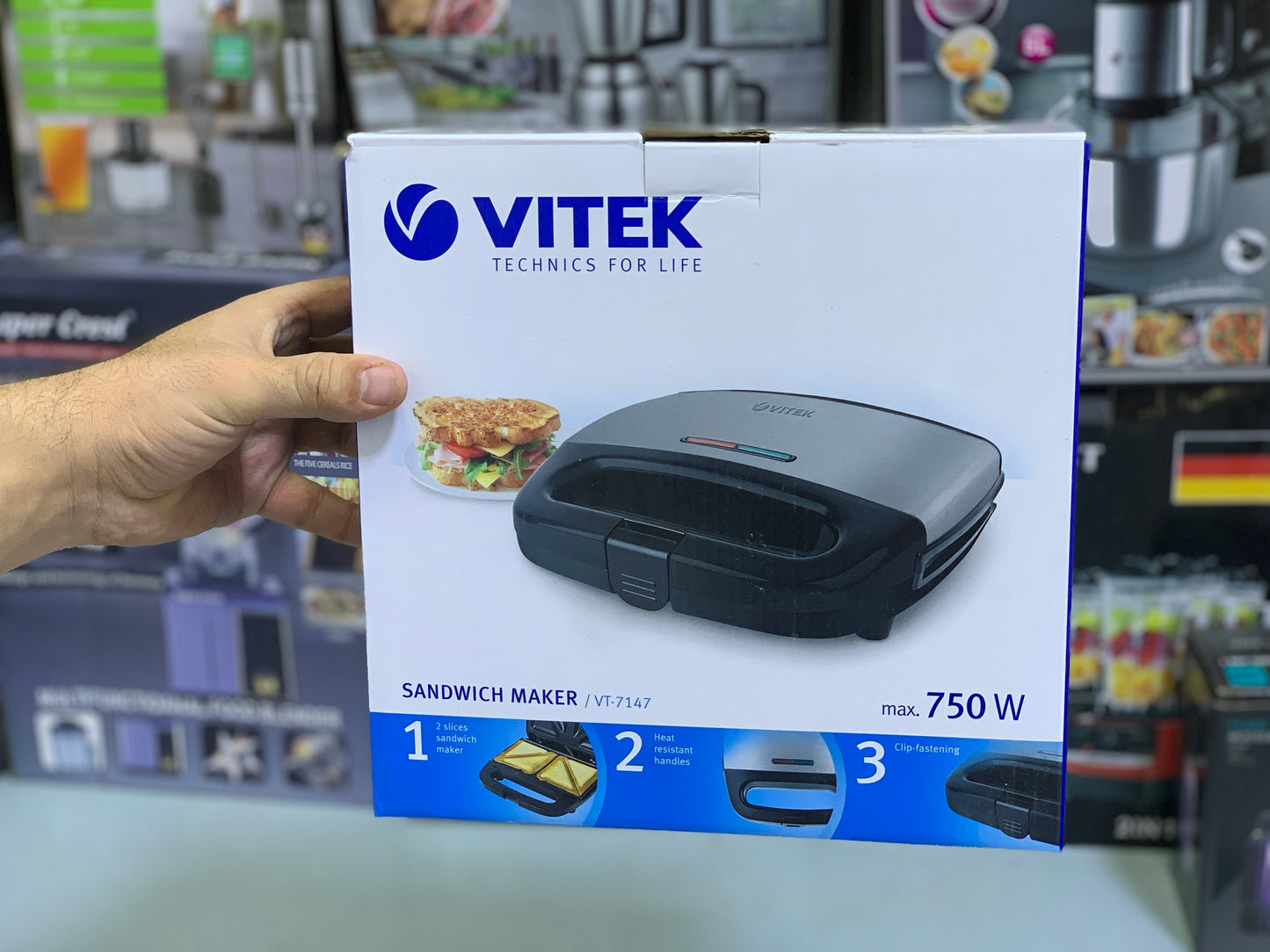 VITEK Sandwich maker 750w Cool touch Handles Model: VT-7147