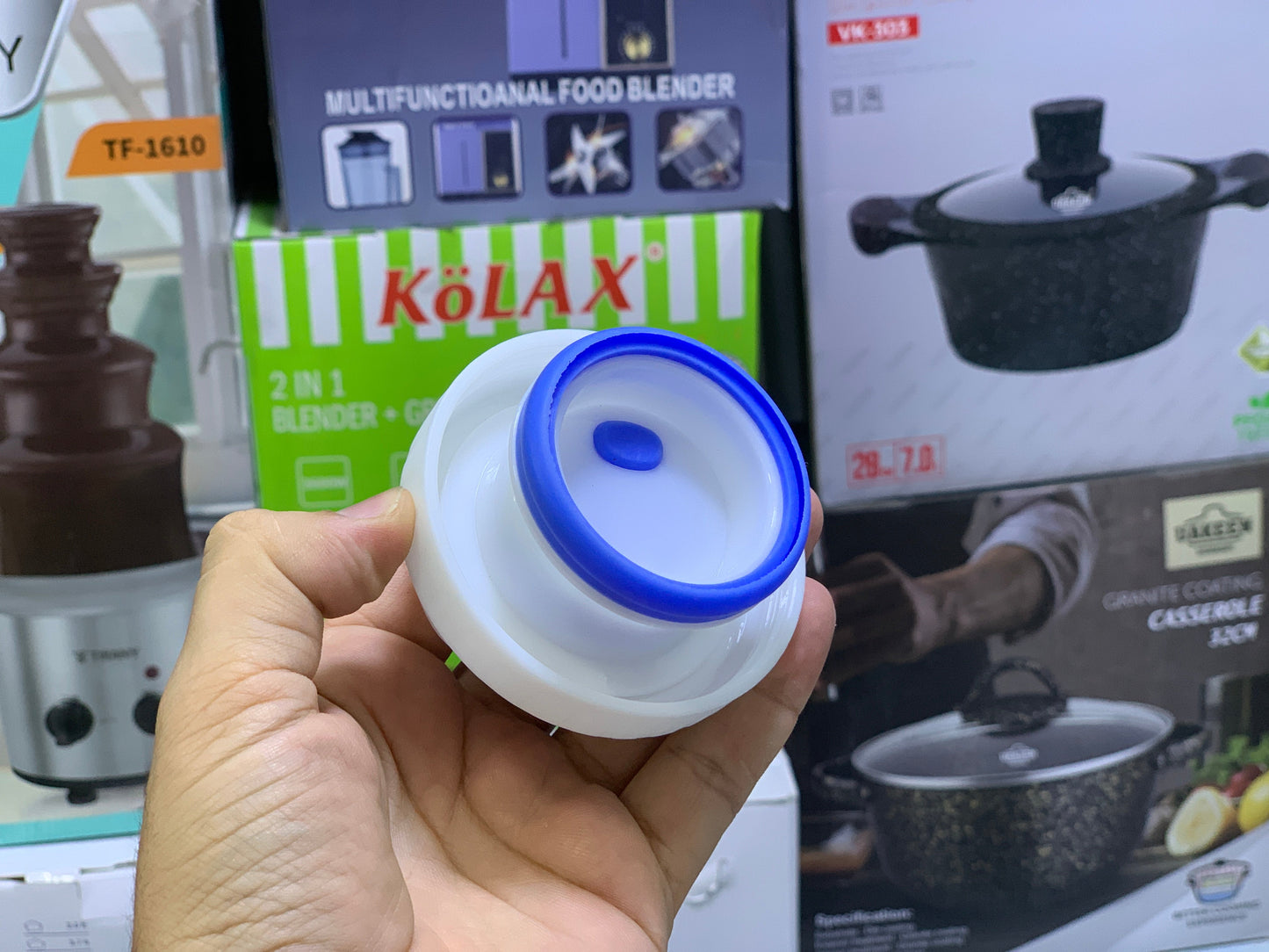 Sports Water Bottles 2000ml Portable and suitable for camping and sports