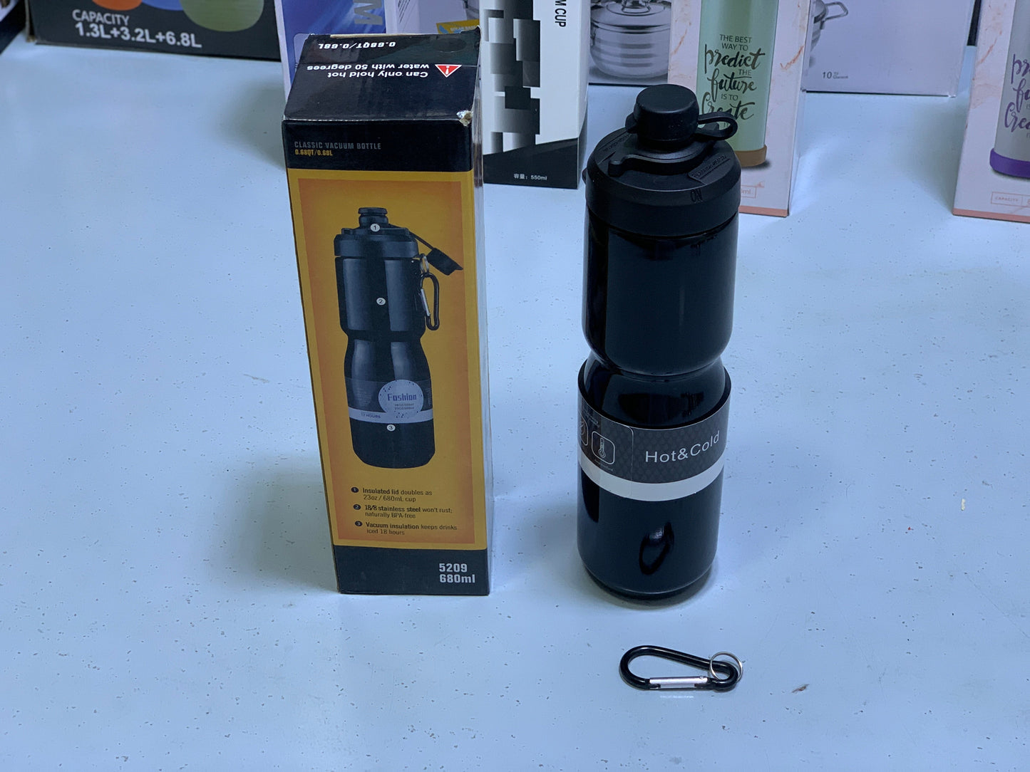 Insulated Water Bottle 680ml Hot and Cool