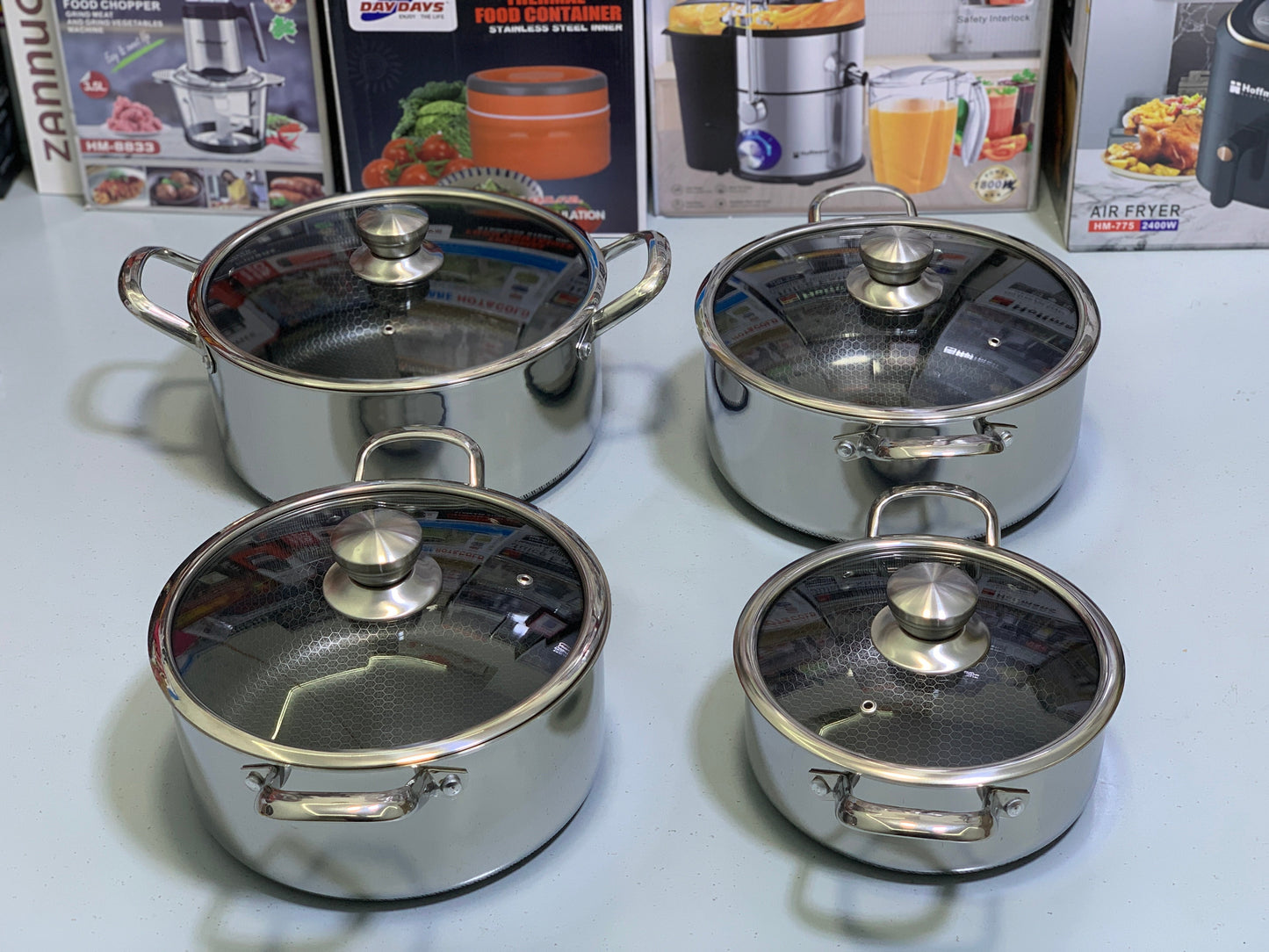 Laser Coating Deep Casseroles  Non Stick ( 4 pieces ) 21.5 cm ,25.5 cm , 27.5 cm and 29.5 cm
