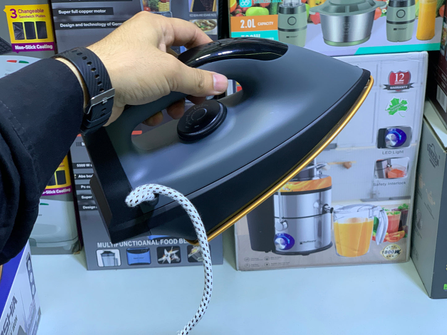 Arshia Electric Dry iron 1200w , Ceramic Non Stick Soleplate