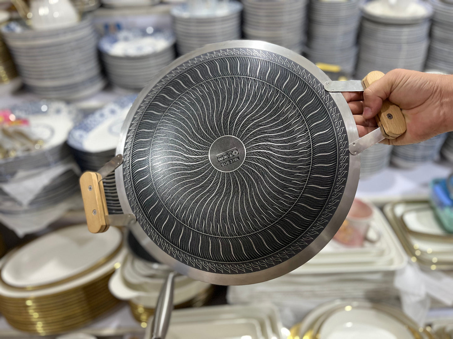 Laser coated Tawa | wooden handel | 34 & 38 cm