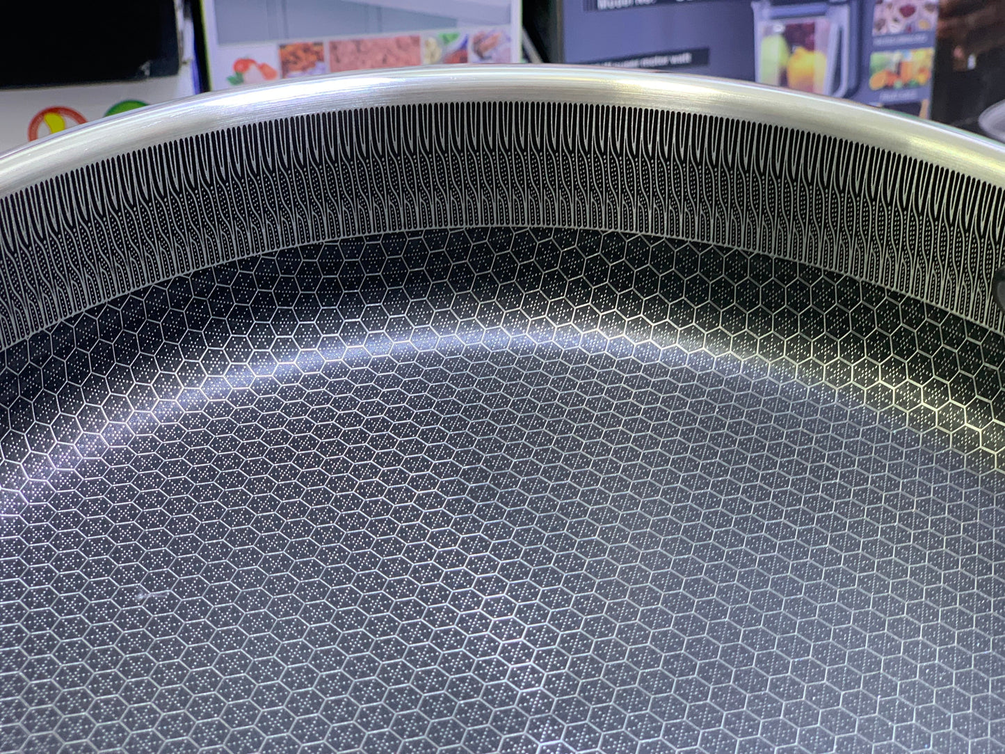 Laser Coating Shallow Casserole Honeycomb pattern And Non Stick (Size:26cm)