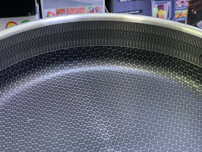Laser Coating Shallow Casserole Honeycomb pattern And Non Stick (Size:26cm)