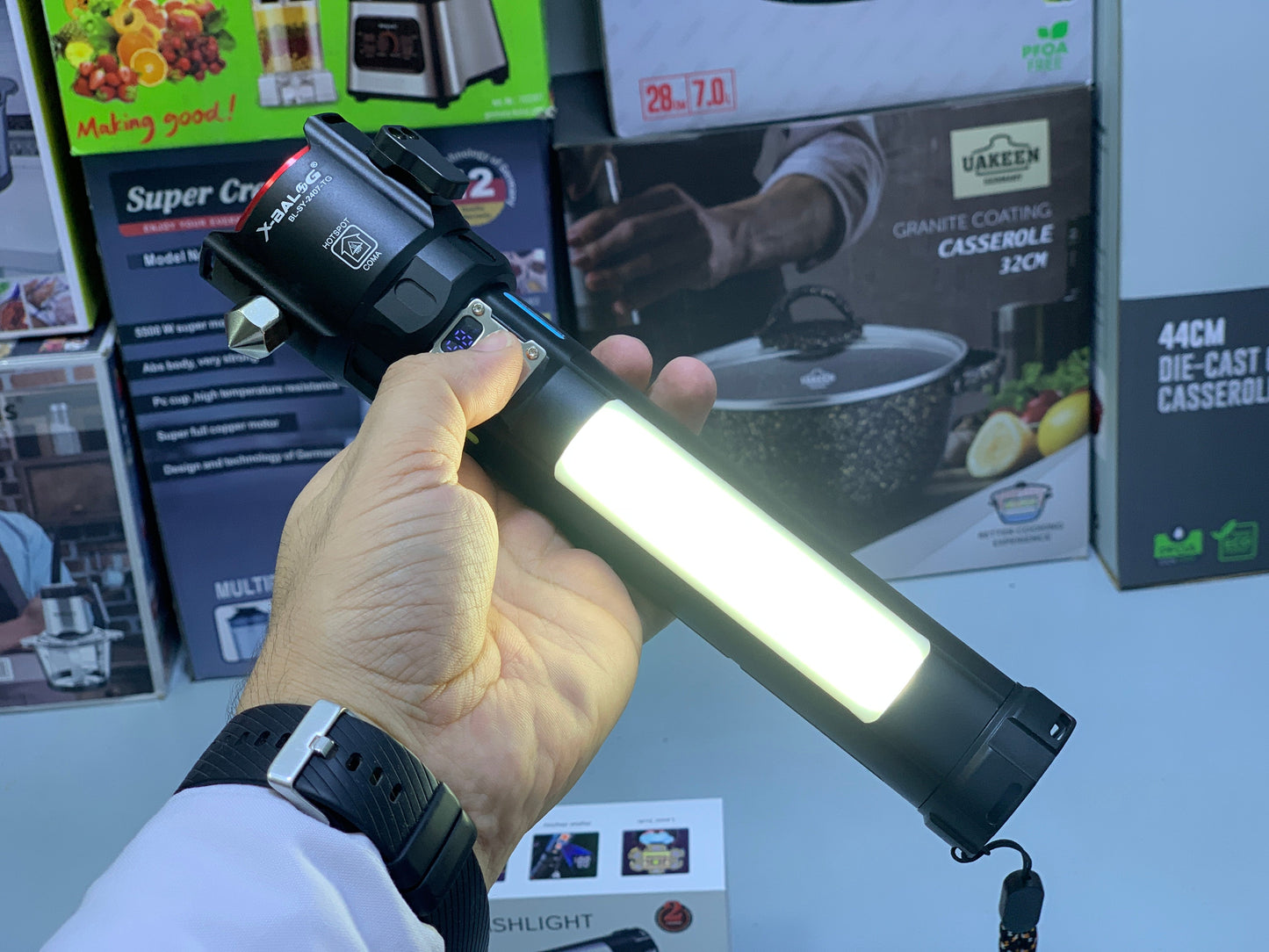 Multifunctional Outdoor Flashlight , Handheld Torch