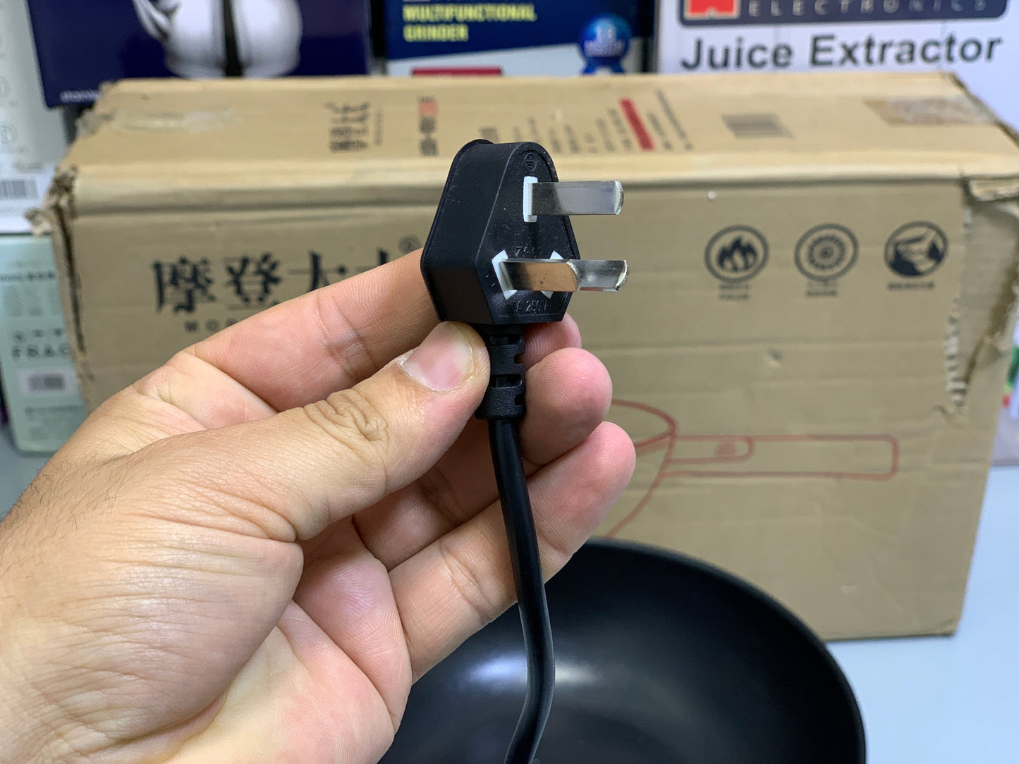 Modengtaitai Electric Frying Pan and Steamer 5L and 1300w Non Stick