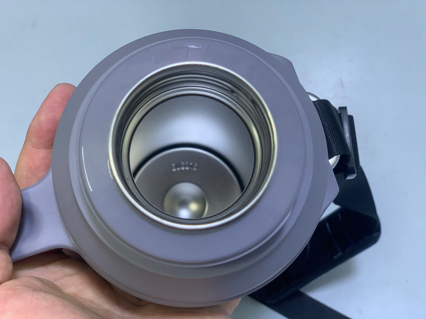 VANOW bottle| 1.8L capacity| Stainless Steel Body: SUS 316