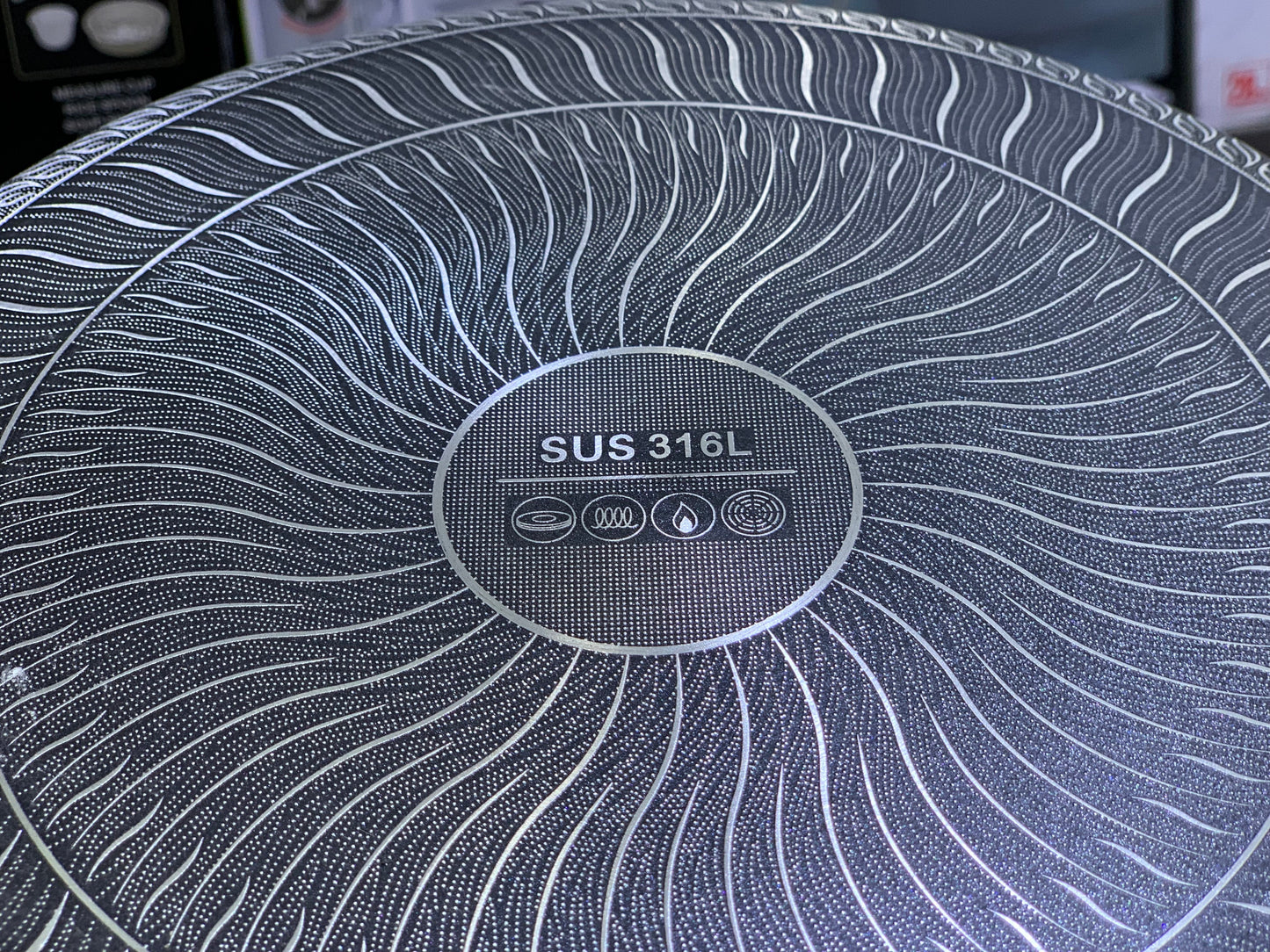 Laser Coating Shallow Casserole Honeycomb pattern And Non Stick (Size:26cm)