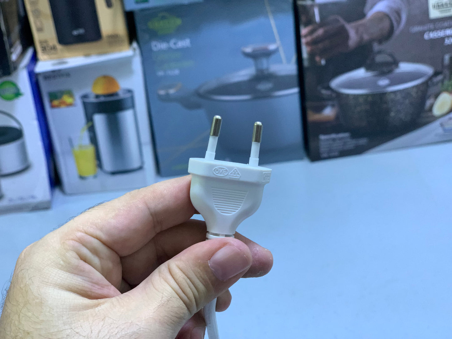 Sharp Hand Mixer| Mode: EM-H53-WH