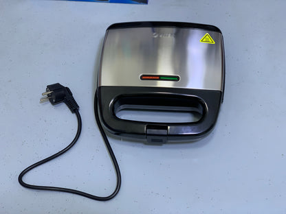 VITEK Sandwich maker 750w Cool touch Handles Model: VT-7147