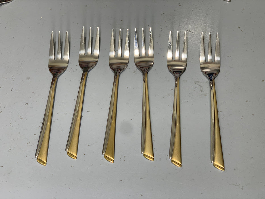 84 Pieces High Quality Cutlery Set For 18 Persons
