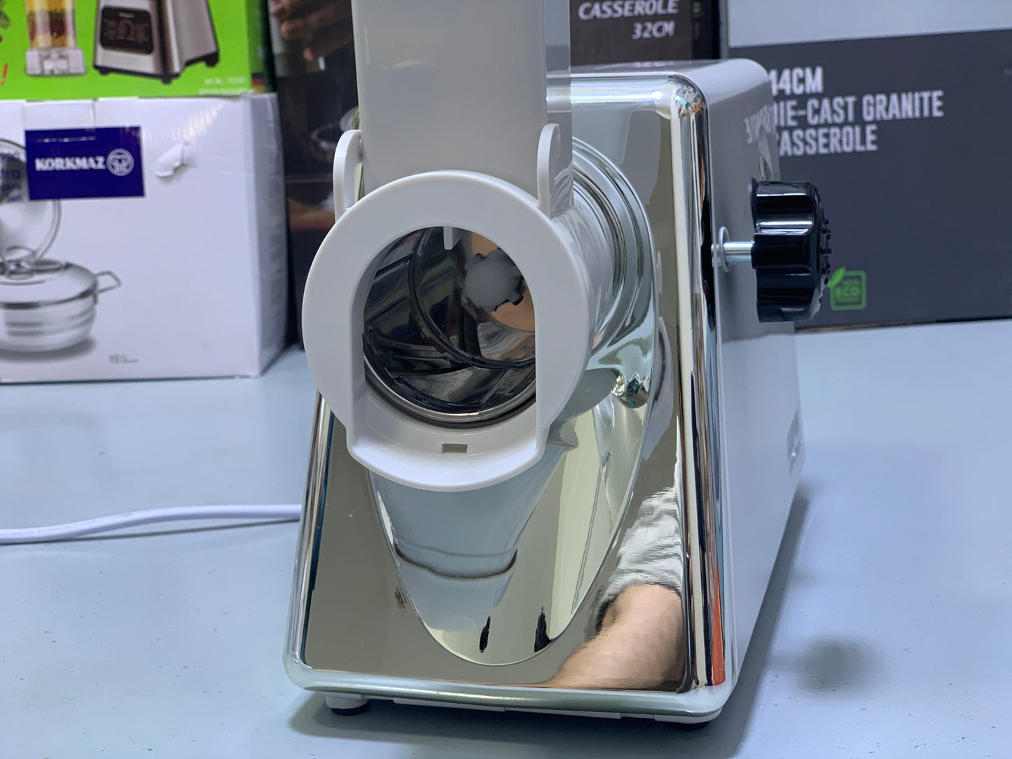 Original Geepas 6 in 1 Meat grinder 2200w with reverse function