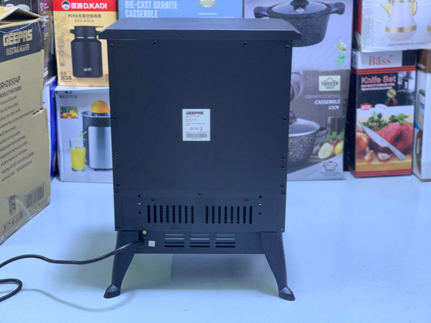 Geepas brand 3D electric artificial flame heater 1800 watt Model: 28584