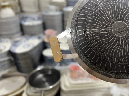 Laser coated Tawa | wooden handel | 34 & 38 cm