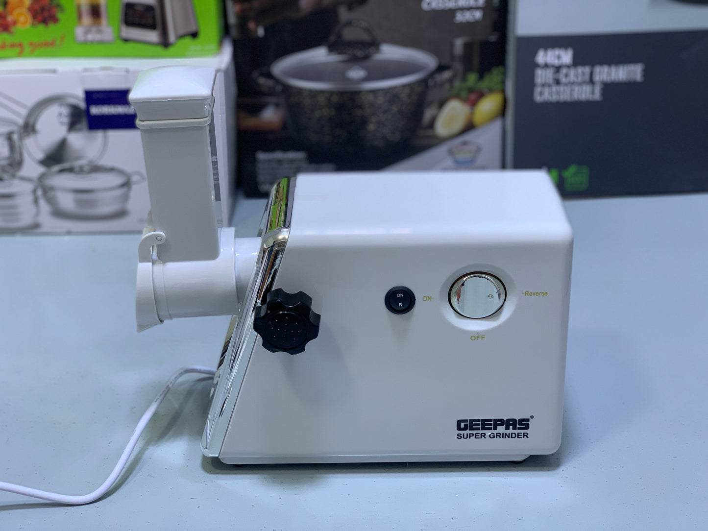 Original Geepas 6 in 1 Meat grinder 2200w with reverse function