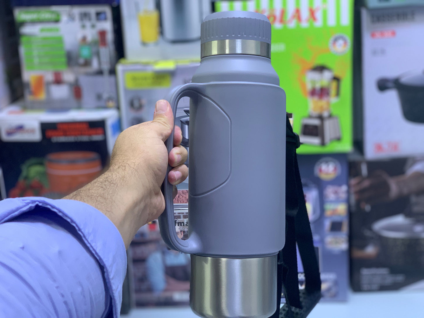 VANOW bottle| 1.8L capacity| Stainless Steel Body: SUS 316