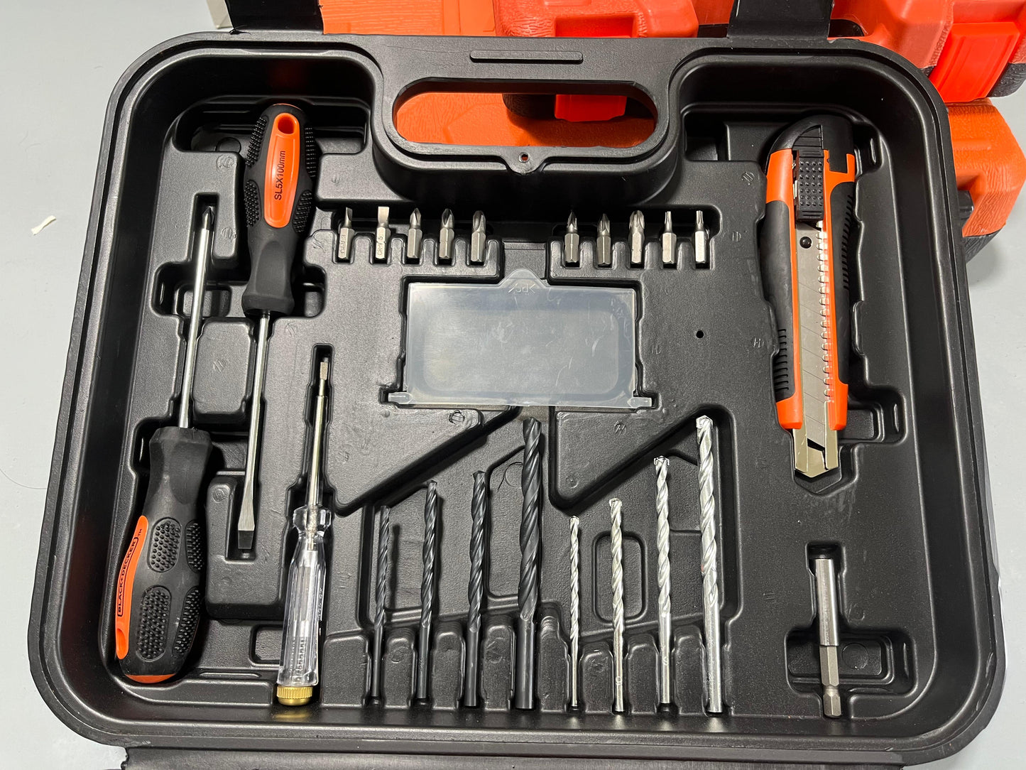 BLACK+DUCKER HAMMER DRILL KIT WITH 40 ACCESSORIES,