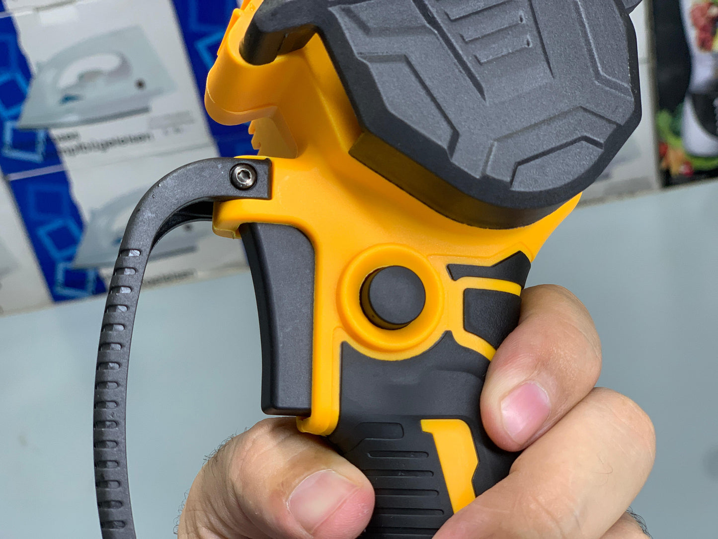 lmported Dewalt 36V Rechargeable Chainsaw with TRI-LINK Bar and Chain