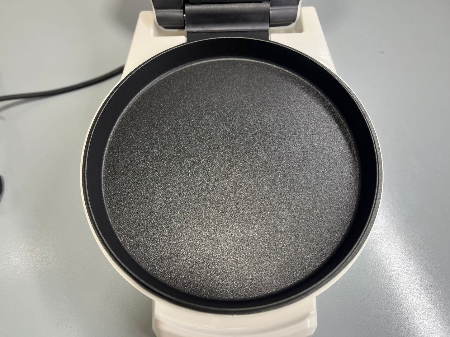 IMPORTED Geepas Pizza Maker GPM2035N