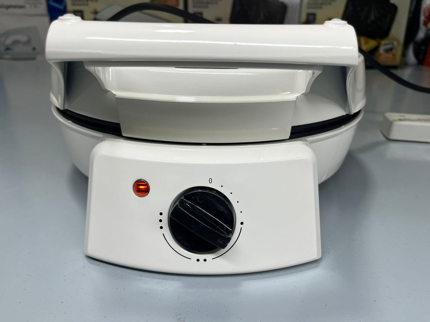 IMPORTED Geepas Pizza Maker GPM2035N